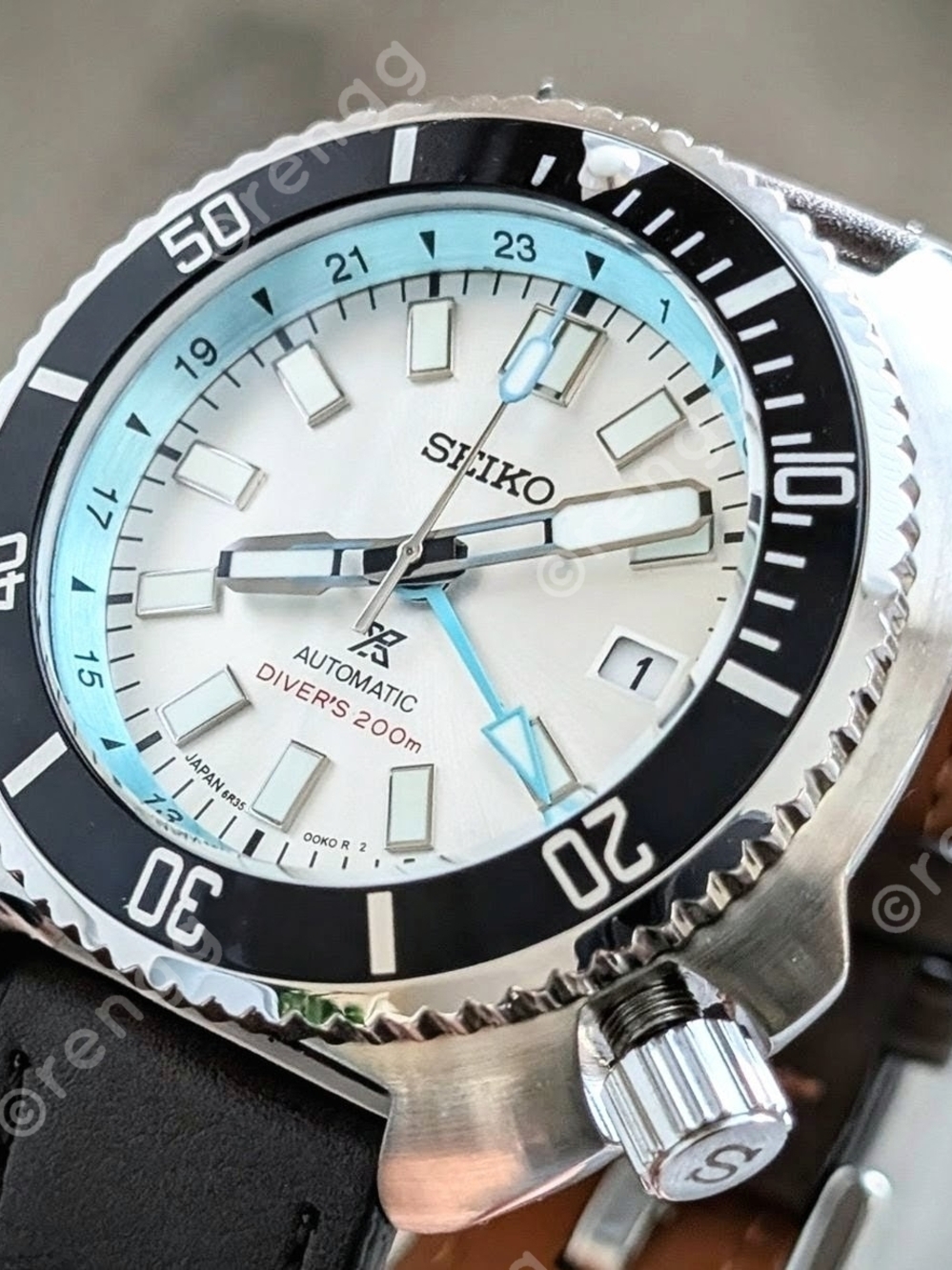 Seiko NH34A GMT Willard Men’s Automatic Diver Watch - White & Light Blue Great - Picture 5 of 9